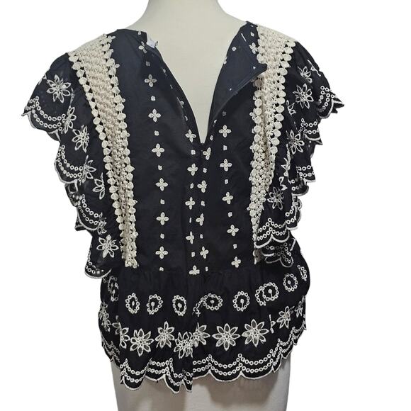 Monograph Black Creme‎ Embroidered Eyelet Crochet Scalloped Ruffle Sleeve Top L - Picture 4 of 13